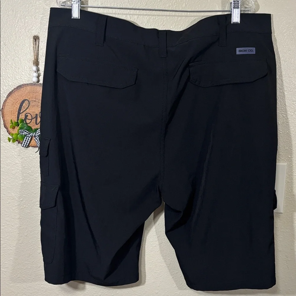 Iron Co Men's Black Hybrid Cargo Shorts Size 38